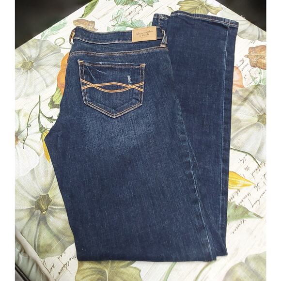 Ladies Abercrombie & Fitch Jeans Size 4S  W27" x 31" Standard 5 pocket Straight - Picture 1 of 6